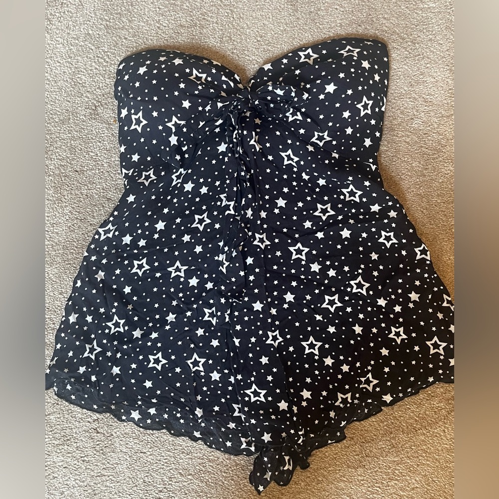 Black star printed tube top